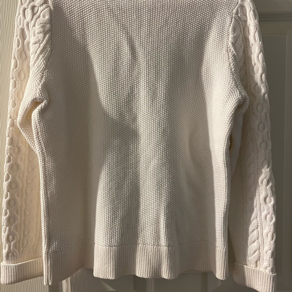 GAP Cable Knit Sweater White/ Cream M but runs SMALL - Picture 2 of 3